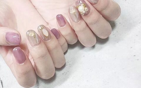 秋天做半透果冻色美甲，低调又温柔