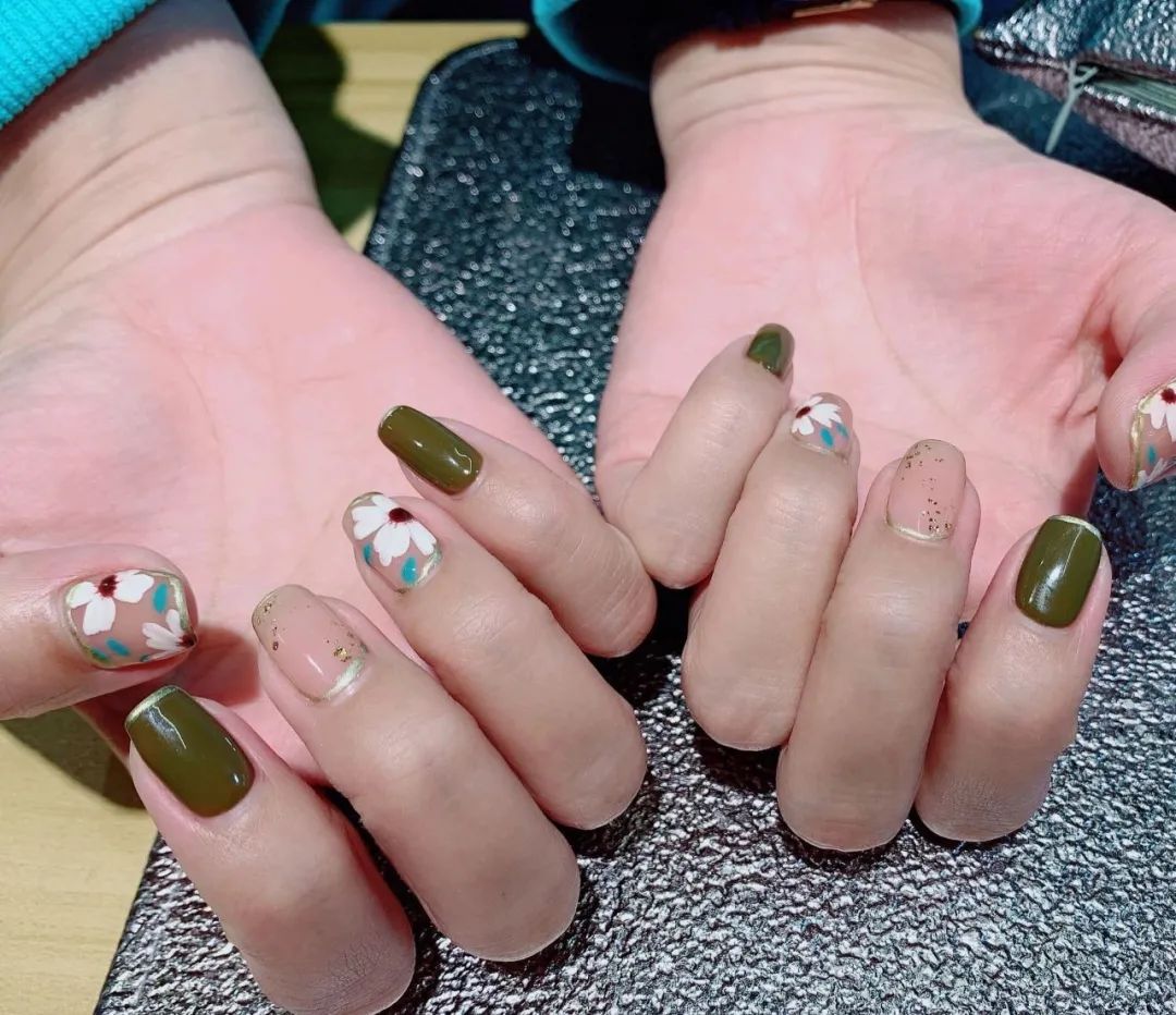 4款小红书秋季美甲，很火！首推鹌鹑蛋美甲