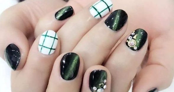  新娘美甲有哪些选色技巧？让你的指尖也穿上婚纱