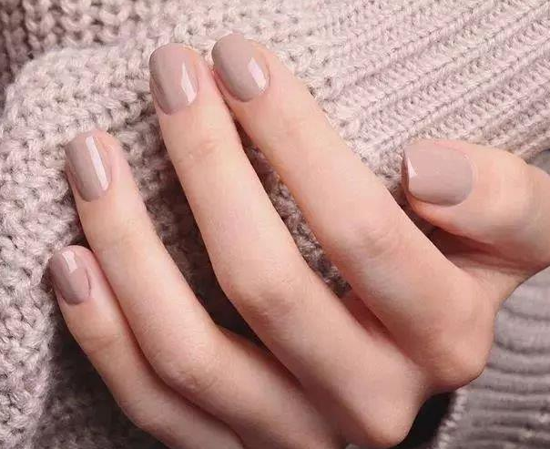  奶茶色的美甲到底有多美？想要塑造温柔气质风必不可少