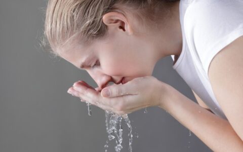 洗脸的正确步骤顺序，大部分人没洗对脸