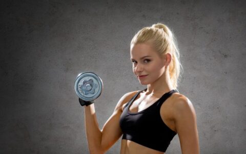 手臂拜拜肉怎么减，4种运动轻松瘦手臂