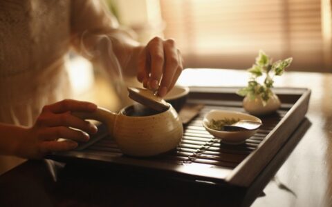 自己坚强很重要，有些路注定要一个人走