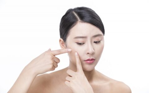 如何改善皮肤暗黄，皮肤黄怎么调理变白