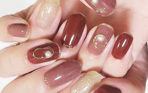 打工人秋冬最爱的美甲色，肯定是它！