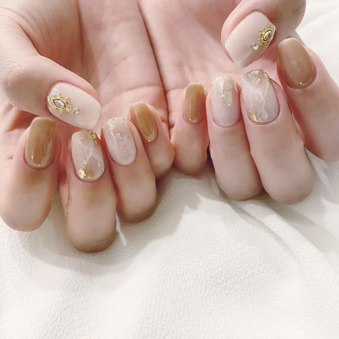 2020秋冬做大地色美甲，美的真高级！