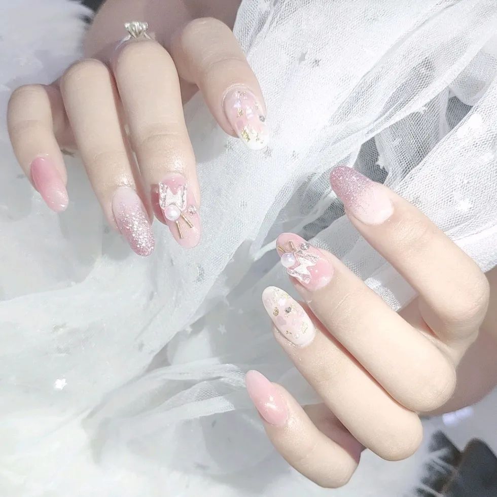 婚礼旺季，新娘甲怎么选，不仿看看这60款精选婚甲，照着选就很美！