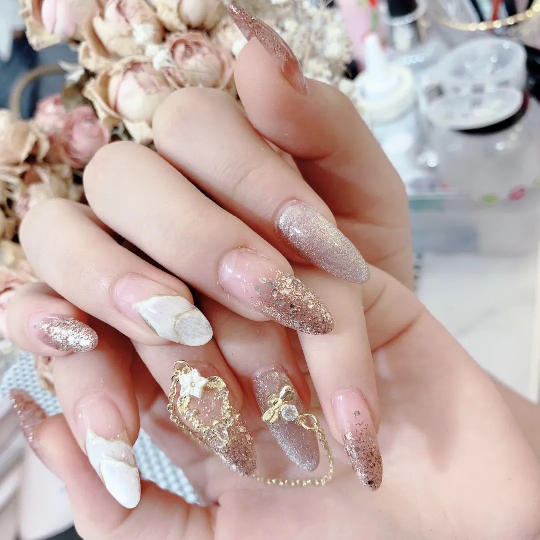 婚礼旺季，新娘甲怎么选，不仿看看这60款精选婚甲，照着选就很美！