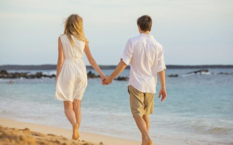 该怎么安慰女朋友，安慰女朋友的方式