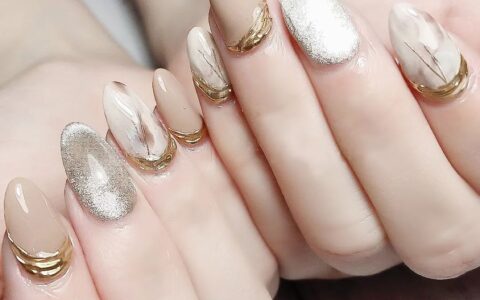 2020年的秋冬选这5种美甲色，最显高级！