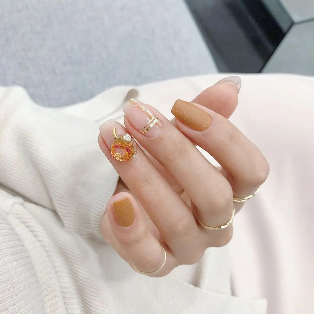 适合上班族的冬季美甲，即温柔又高级