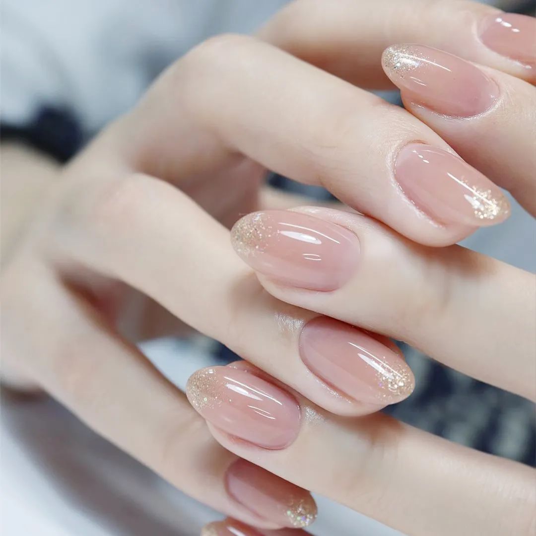 适合上班族的冬季美甲，即温柔又高级