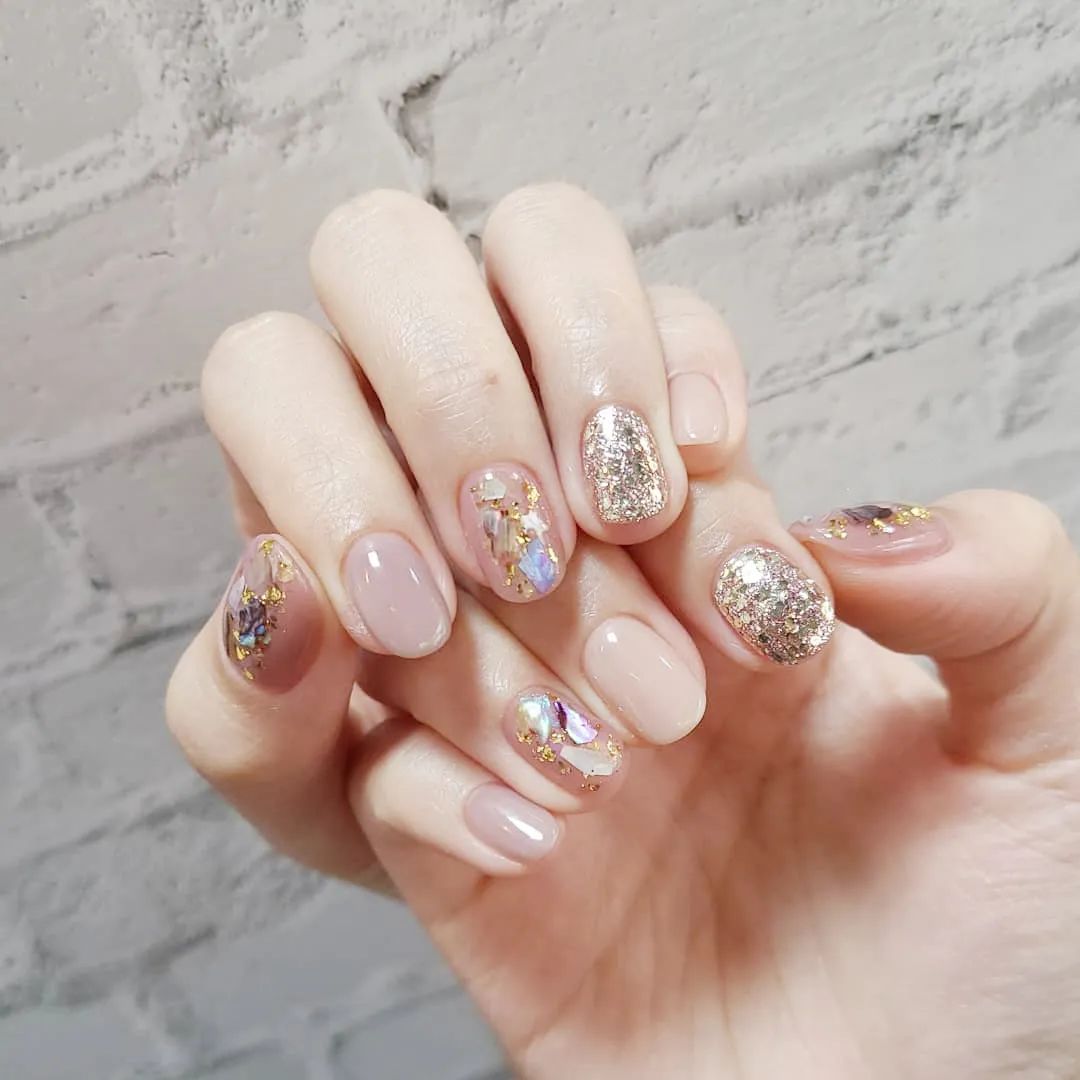 适合上班族的冬季美甲，即温柔又高级