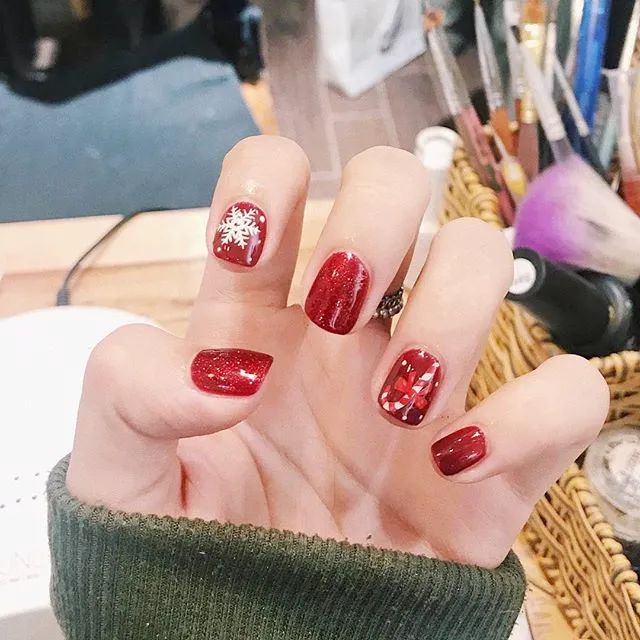 治愈系风格美甲，也是最适合冬天的4款美甲！