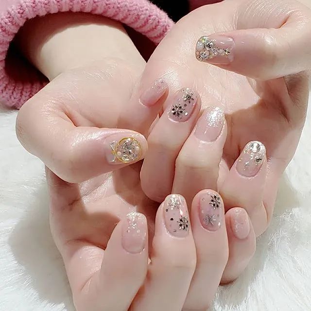 治愈系风格美甲，也是最适合冬天的4款美甲！