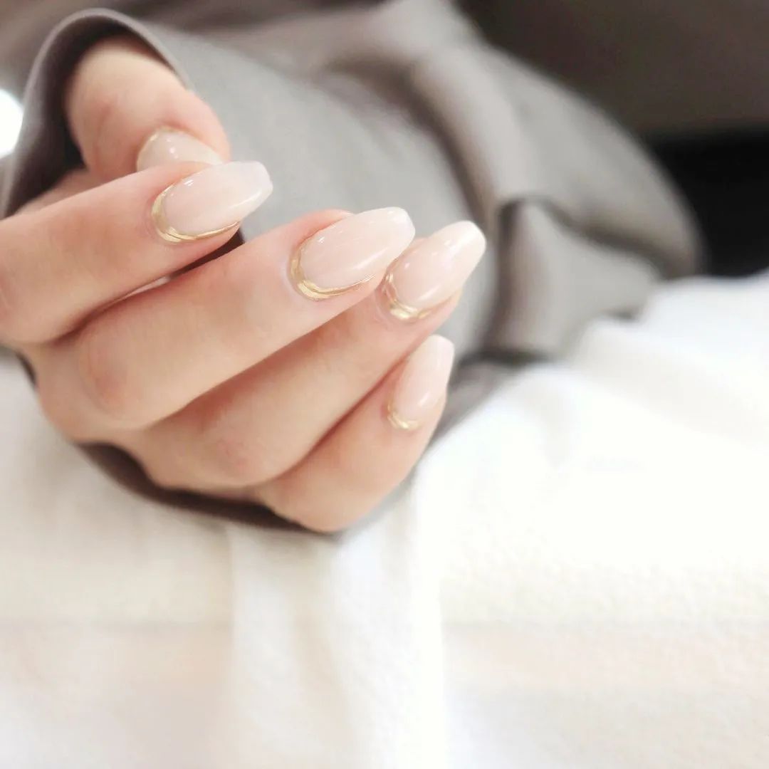 适合上班族的冬季美甲，即温柔又高级