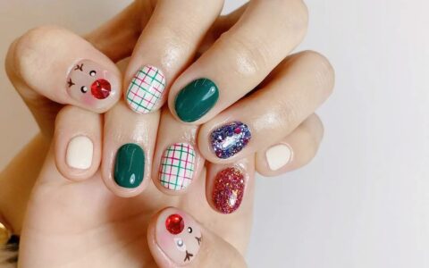 短指甲也适合做的圣诞美甲！