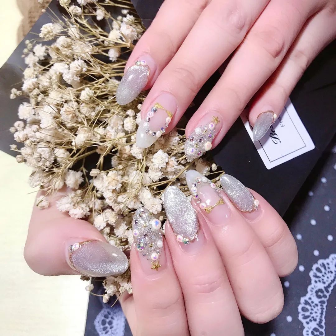 你们喜欢的2020年圣诞主题美甲，最适合圣诞节的blingbling美甲！