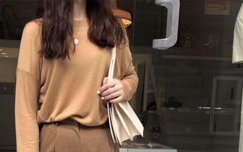 厚毛衣怎么塞裙子 显高又时尚的穿搭技巧