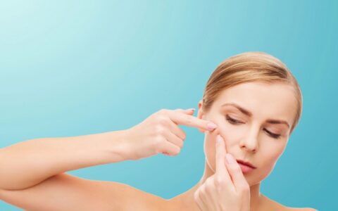 反复长痘怎么办，皮肤反复长痘该如何改善