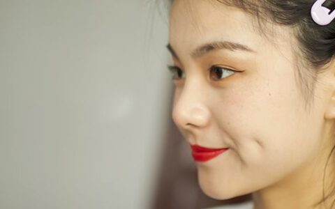 冬天脸上用化妆品搓泥 这些错误你竟然还在犯