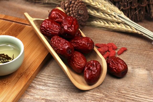 多吃什么可以改善脸暗黄，对于改善脸色暗黄极有好处的几种食物