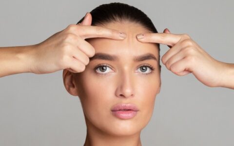 额头上长青春痘怎么办，如何有效改善额头上的痘痘