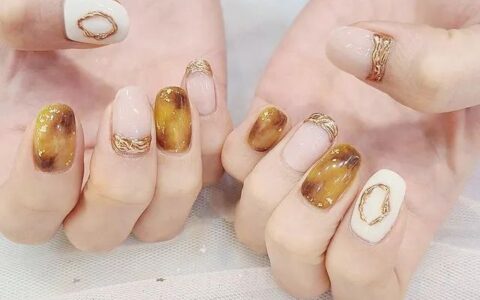 最近很火的宫廷风美甲，太复古了！