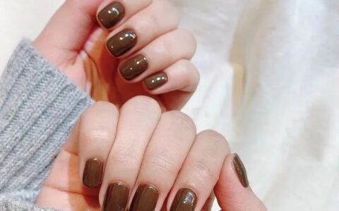 这个季节，最适合做哪些纯色美甲呢？一起来瞧瞧