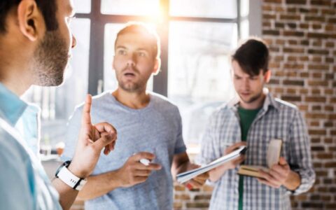 会说话是一种高情商的表现，怎么样的表现才算会说话