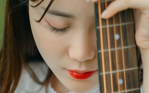 2021烫发最新发型女 不挑人还显脸小