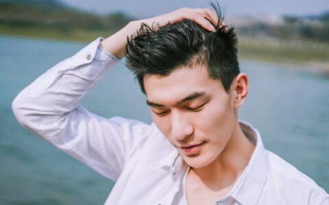 女孩喜欢爱玩的男生吗，女生喜欢的男生类型