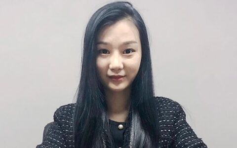 黄奕再现李玉湖嫁衣扮相 皮肤状态和20年前没差别