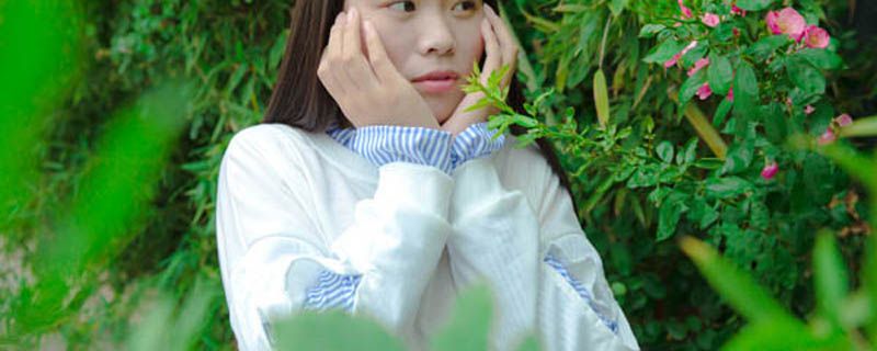 卫衣穿搭图片 方便百搭适应早晚温差