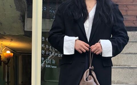 今年流行卫衣图片 照着穿的人都变美了