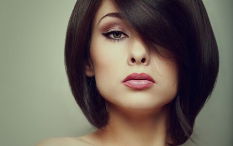 圆脸适合什么发型，适合圆脸女生的四款潮流发型