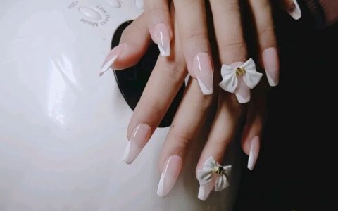 2021年高级感满满的法式甲！美得你不要不要的