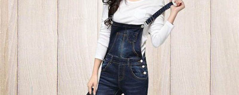 穿裙子可以穿运动鞋吗 真正时髦的人都穿裙子配运动鞋