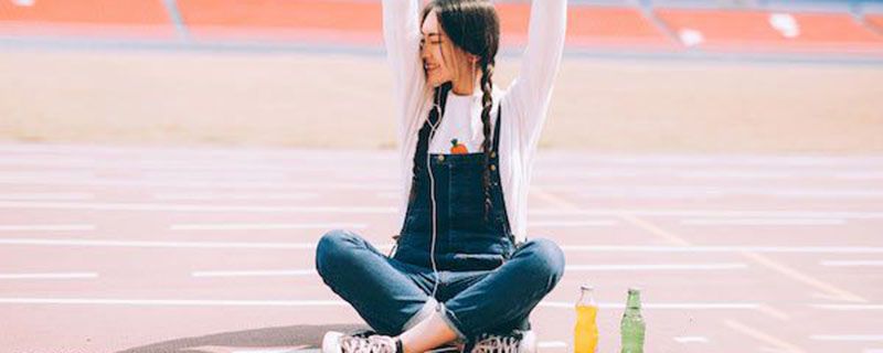 黑色长裙配外套效果图 减龄效果比较好