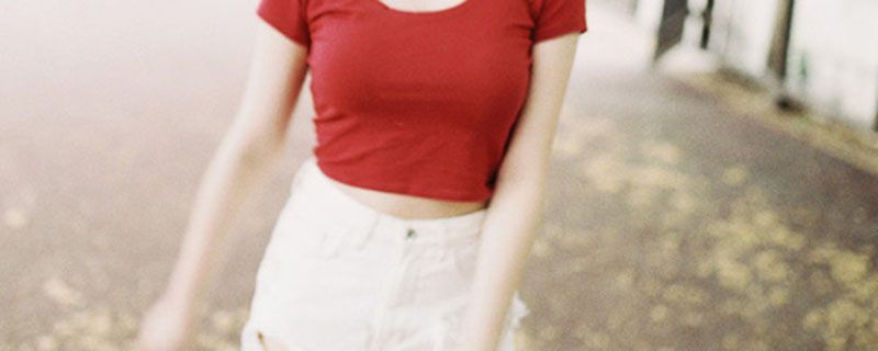 黑色长裙配外套效果图 减龄效果比较好