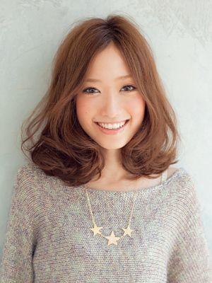 瓜子脸适合什么发型女，女生瓜子脸发型推荐