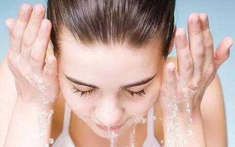 香皂洗脸好还是洗面奶好，关于洁面产品选择的小常识