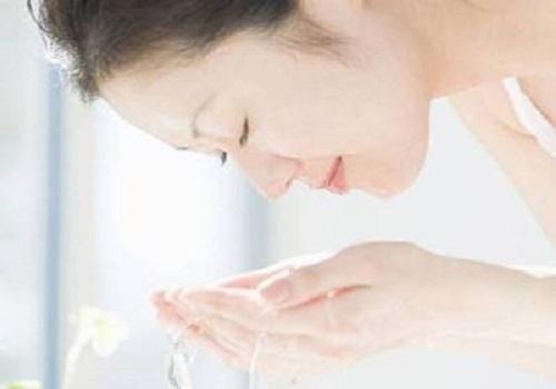 香皂洗脸好还是洗面奶好，关于洁面产品选择的小常识