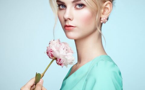 方脸适合什么发型，方脸女生发型推荐