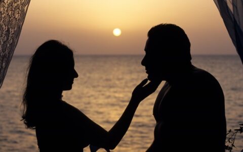 怎么挽留女朋友，教你如何正确挽回女友