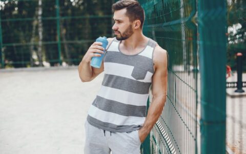 没恋爱过的男生的特征，没恋爱过的男生最明显的三大特征