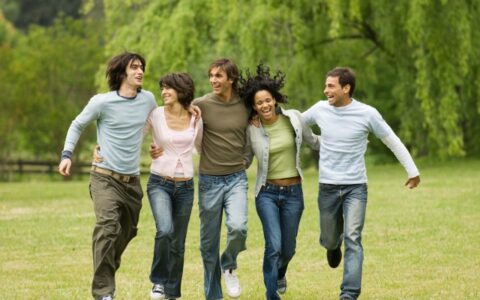 怎么和异性朋友相处，和异性朋友相处要注意什么