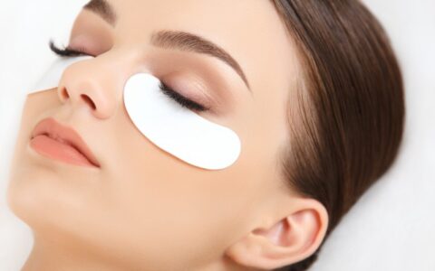 怎么护理眼部皮肤，护理眼部皮肤的方法