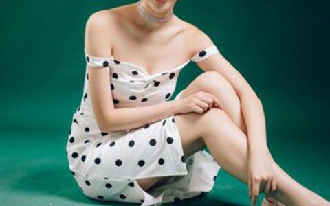 polo裙太短下身配什么 时髦显瘦还很高级