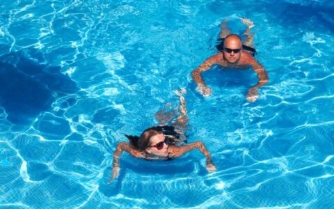 如何瘦肩，瘦肩运动方法有哪些呢